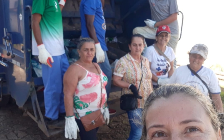 Mutirão da Dengue realiza limpeza de entulhos